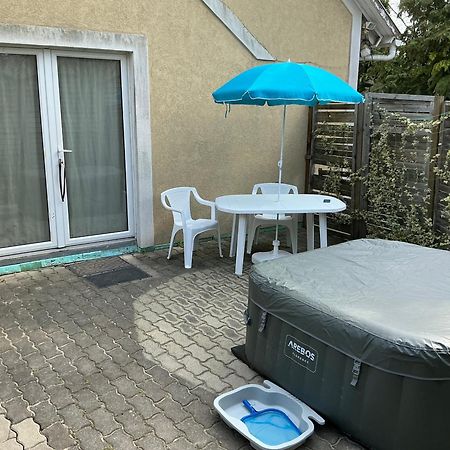 Pitypang Lak Apartment Szigetmonostor Luaran gambar