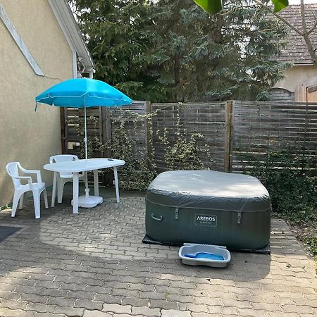Pitypang Lak Apartment Szigetmonostor Luaran gambar